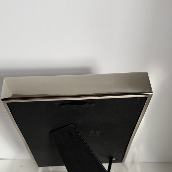 Pottery Barn Lynbrook Plaid 4”x6” Picture Frame - Picture 5 of 9